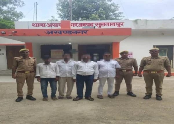 उत्तर प्रदेश: सुल्तानपुर में वारंटियों पर शिकंजा, पुलिस ने चार वांछित अभियुक्तों को किया गिरफ्तार