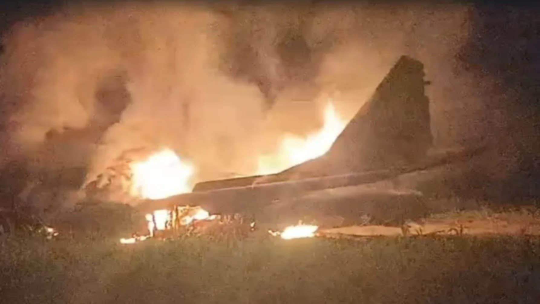 Rajasthan Plane Crash: राजस्थान में वायुसेना का जगुआर जेट क्रैश, दोनों पायलट्स की दर्दनाक मौत, खेतों में लगी आग– देखें दर्दनाक मंजर!
