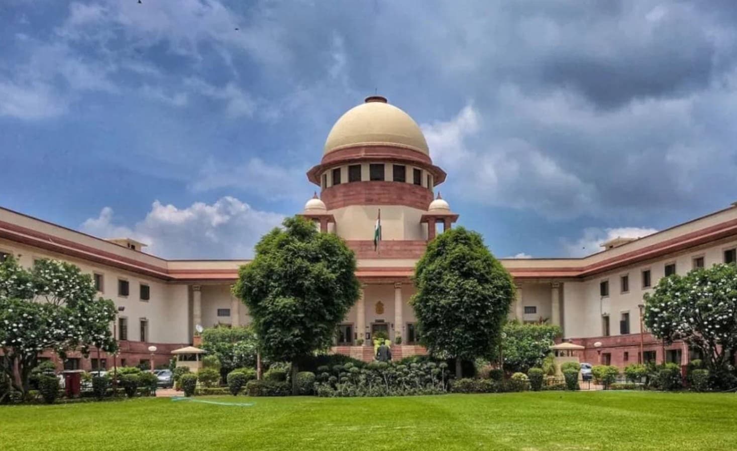 Supreme Court का बड़ा फैसला: 12 साल की बच्ची से रेप केस में उम्रकैद बहाल, कहा– ‘कानून के गलत इस्तेमाल से बच निकले अपराधी समाज पर धब्बा’