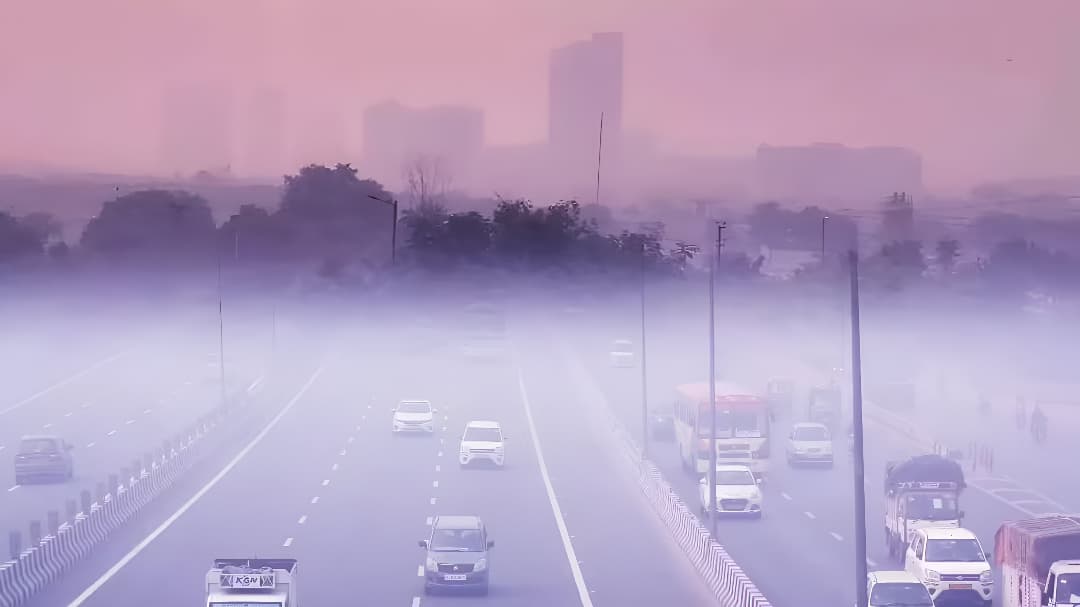 AQI in UP: उत्तर प्रदेश में प्रदूषण बेकाबू, कई शहरों में AQI 400 के पार; गाजियाबाद में 469 पहुंचा स्तर