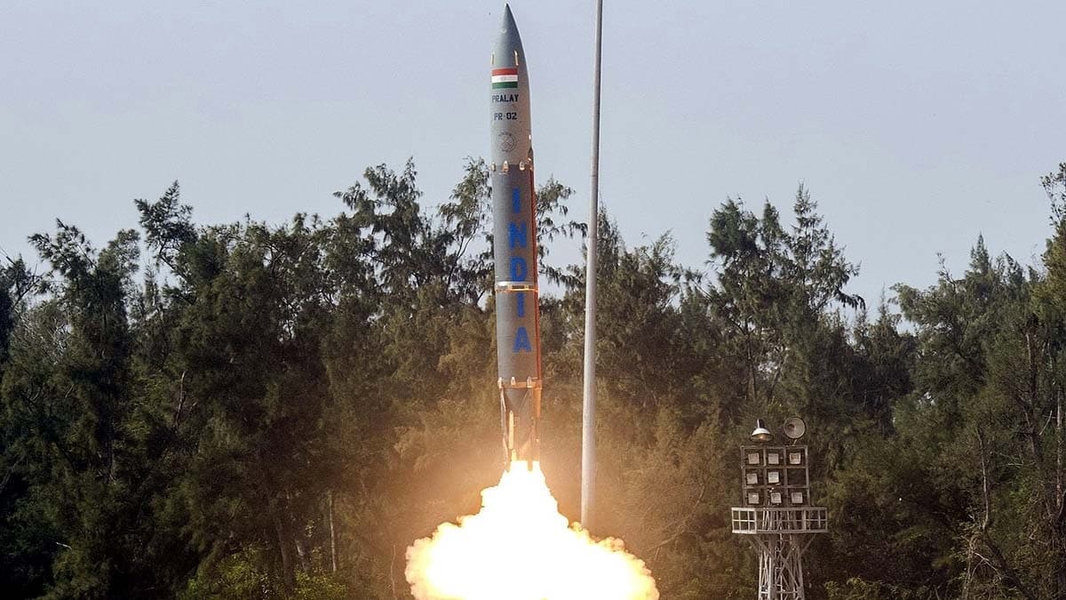 Pralay Missile Test: DRDO की बड़ी सफलता, ओडिशा तट से सफल सल्वो लॉन्च, एक लॉन्चर से दो प्रलय मिसाइलें दागीं
