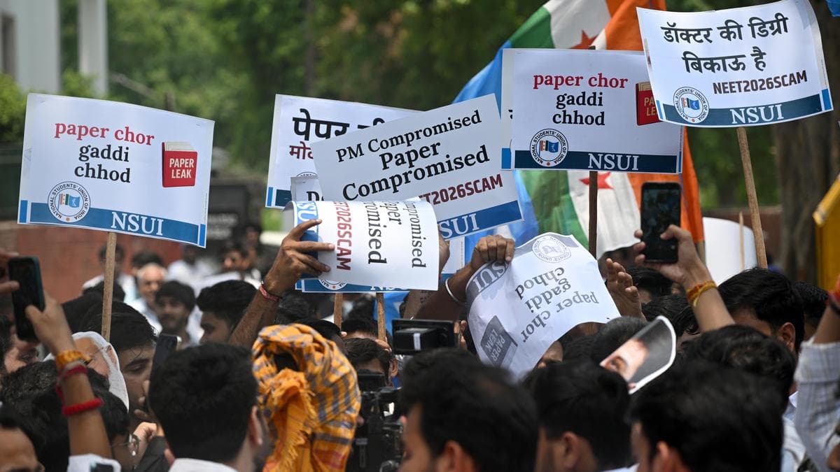 प्रतियोगिता का पतन, भविष्य से विश्वासघात : पेपर–लीक और शासन का मौन