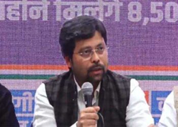 आप की निष्क्रियता के कारण दिल्ली रहने लायक नहीं रहीः अनुपम