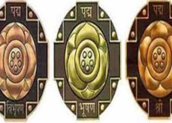 पूर्व मुख्य न्यायाधीश, वरिष्ठ अधिवक्ता को पद्म पुरस्कार 2025 से सम्मानित किया गया