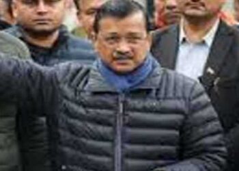 भाजपा झुग्गी की जमीनें उद्योगपतियों और बिल्डरों को दे देगी : केजरीवाल