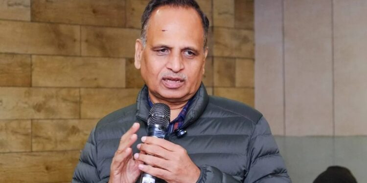 Delhi Politics: आप नेता सत्येंद्र जैन की बढ़ीं मुश्किलें! गृह मंत्रालय ने राष्ट्रपति से मुकदमा चलाने की मांगी मंजूरी