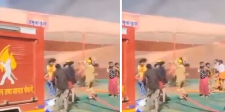 MahaKumbh Fire: महाकुंभ मेला क्षेत्र में फिर लगी आग, मौके पर फायर ब्रिगेड की गाड़ियां
