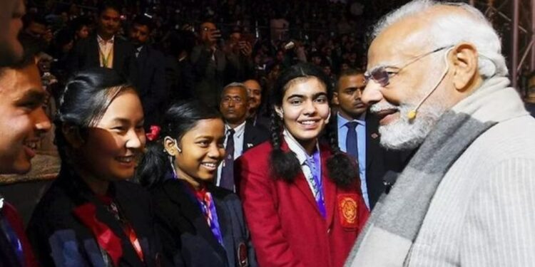 Pariksha Pe Charcha 2025: पीएम मोदी सोमवार को छात्रों से करेंगे ‘परीक्षा पे चर्चा’, विद्यार्थियों को देंगे टिप्स