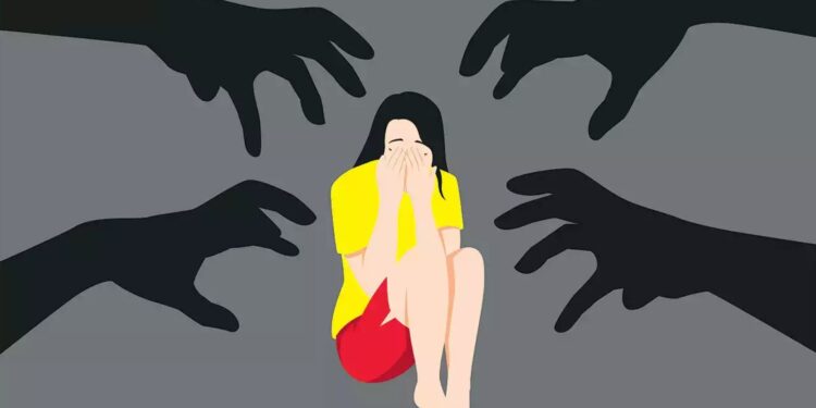 Bengaluru Hotel Gangrape: डिनर के लिए युवती को होटल में ले गए, छत पर चार युवकों ने किया गैंगरेप