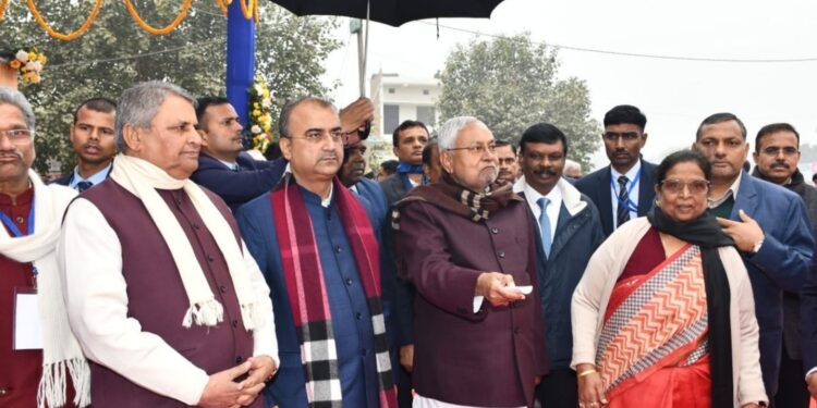 Pragati Yatra: CM नितीश का बड़ा ऐलान: रोहतास में 12 लाख नौकरियाँ, महिलाओं को 35% आरक्षण और पर्यटन हाट! जानें कैसे बदलेगी जिले की तस्वीर!