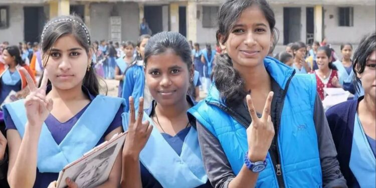 Bihar News Hindi: बिहार की बेटियों के लिए बड़ा तोहफा! हर जिले में बनेगा कर्पूरी ठाकुर बालिका छात्रावास
