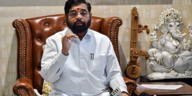 Eknath Shinde: महाराष्ट्र के डिप्टी CM एकनाथ शिंदे को बम से उड़ाने की धमकी, एक साथ कई पुलिस थानों में आया मेल