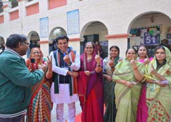 दिल्ली के बेहतर भविष्य के लिए करें मतदान: यादव
