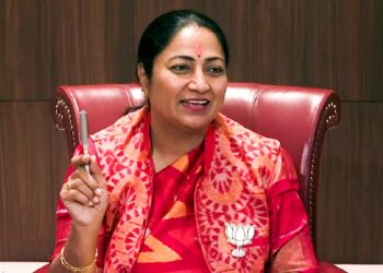 Delhi Budget 2025: दिल्ली बजट 2025, महिलाओं को 2500 रुपये, यमुना सफाई और DTC सुधार – क्या होगा खास, जानें सबकुछ!