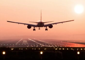 Bihar Airport Expansion: हवाई यात्राओं में जबरदस्त उछाल! पिछले दो दशकों में यात्रियों की संख्या 17 गुना बढ़ी! पटना, दरभंगा, पूर्णिया और बिहटा समेत कई शहरों में नए हवाई अड्डों का तेजी से विकास।