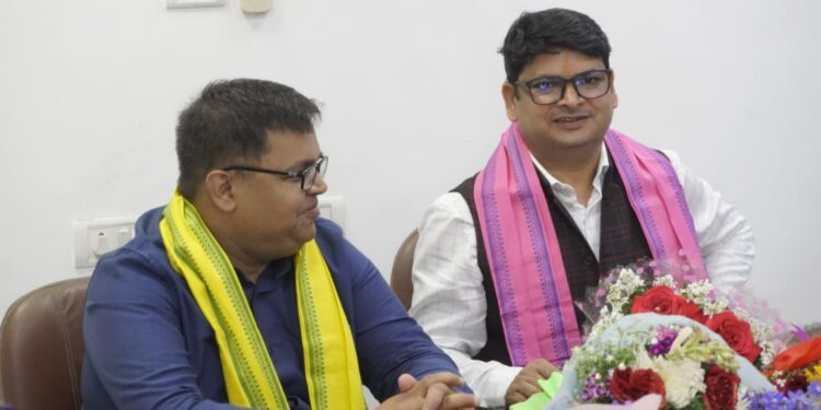 Professor Darshan Pandey: प्रो. दर्शन पाण्डेय बने राजधानी महाविद्यालय के स्थायी प्राचार्य, पदभार ग्रहण करते ही किया ये बड़ा ऐलान!