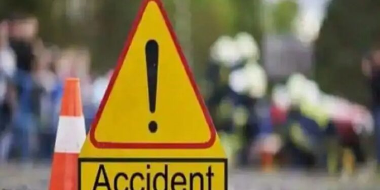 West Bengal Top News: पश्चिम बंगाल में होली के दिन भीषण सड़क हादसा, 7 की मौत, 8 घायल