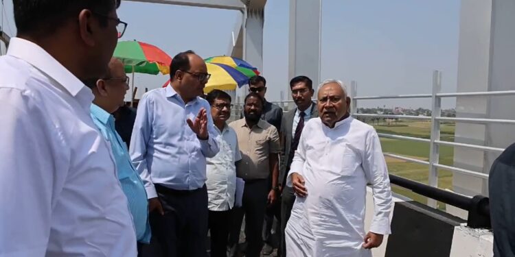 CM Nitish Kumar News: CM नीतीश कुमार का एक्शन! MLA-MLC आवास का निरीक्षण, हाईवे प्रोजेक्ट्स का उद्घाटन – जानिए बड़ी घोषणाएं! 