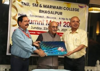 BhagalpurAlumni Meet: दिल्ली में सजी भागलपुर के पूर्व छात्रों की महफिल, 36 साल बाद मिले पुराने साथी!