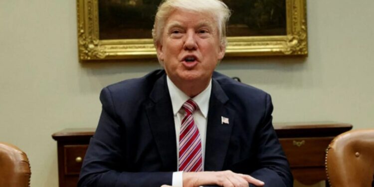 Donald Trump: डोनाल्ड ट्रंप का बड़ा फैसला, भारत, चीन और अन्य देशों पर 2 अप्रैल से भारी टैरिफ लागू