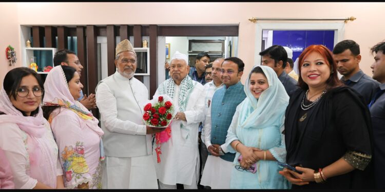 Nitish Kumar Iftar Party: CM नीतीश कुमार पहुंचे दावत-ए-इफ्तार में, अमन-चैन और भाईचारे की मांगी दुआ!