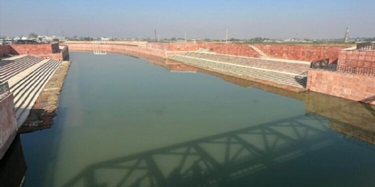 Bihar Irrigation: मधुबनी के किसानों के लिए खुशखबरी! सुगरवे वीयर से 2,321 हेक्टेयर खेतों को मिलेगा सिंचाई का पानी!