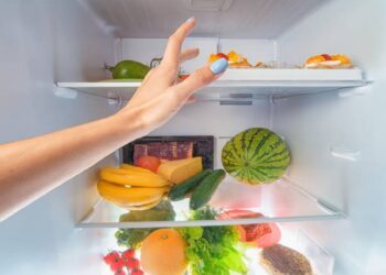 Kitchen Tips: फ्रिज में फल-सब्जी रखने की गलती पड़ सकती है भारी! जानिए कौन-सी चीजें नहीं रखनी चाहिए साथ में