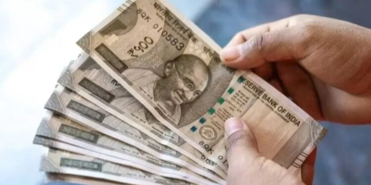 DA Hike: सरकारी कर्मचारियों के लिए गुड न्यूज, योगी सरकार ने महंगाई भत्ते में किया इजाफा, अब इतना मिलेगा डीए