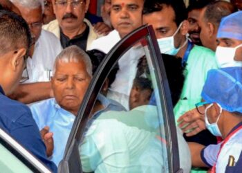 Lalu Yadav Health Update: लालू यादव का AIIMS में सफल ऑपरेशन: पीठ के घाव से लेकर किडनी ट्रांसप्लांट तक, जानें पूरी हेल्थ अपडेट!