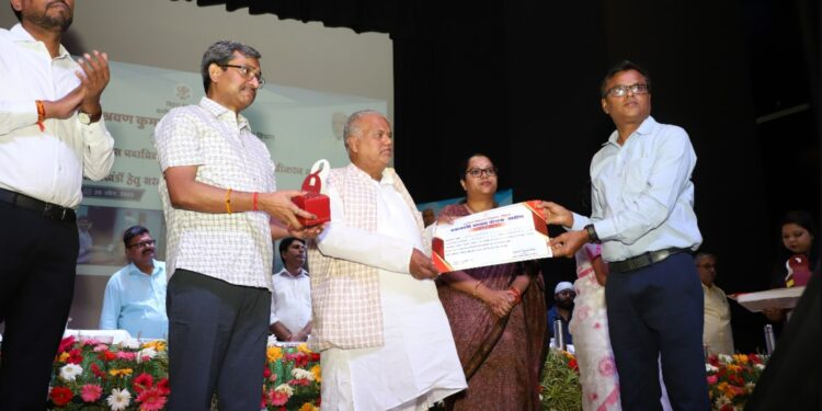 Bihar Rural Development News: बिहार के सभी प्रखंडों को मिलेगा अपना भवन और बीडीओ को नई गाड़ियां! ग्रामीण विकास मंत्री ने सौंपी जिम्मेदारी और चेतावनी भी दी