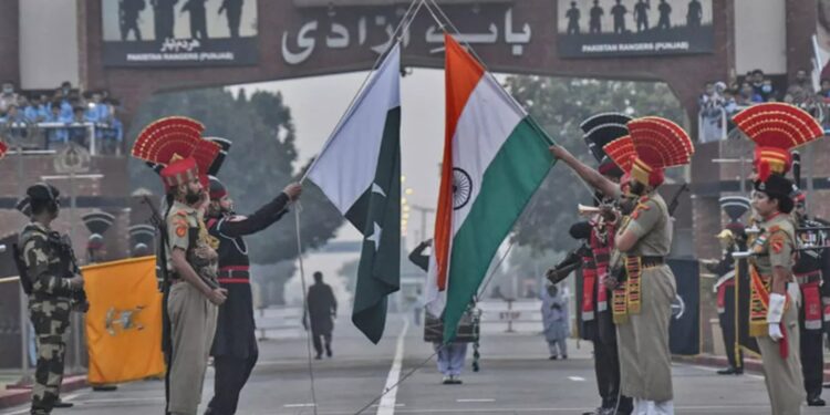 India Pakistan Tension: 26 मौतों के बाद भारत का करारा जवाब! पाकिस्तान से राजनयिकों की वापसी का आदेश