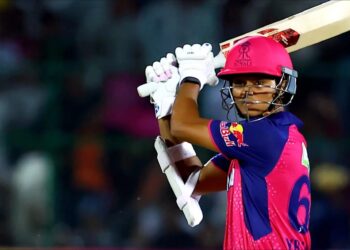 IPL 2025: 14 साल के वैभव सूर्यवंशी ने ठोका तूफानी शतक, यूसुफ पठान का 15 साल पुराना रिकॉर्ड तोड़ा!