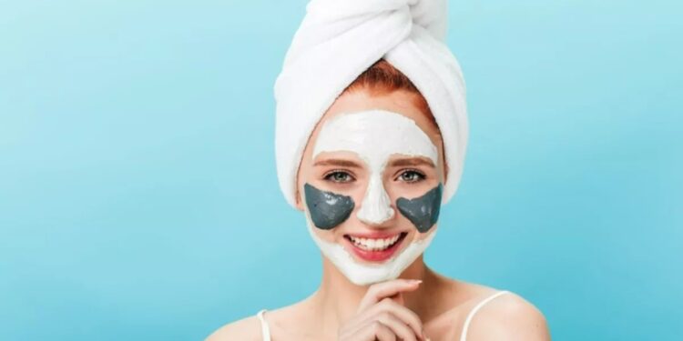 Clay Vs Mud Mask: क्ले मास्क या मड मास्क: आपकी स्किन के लिए कौन सा है बेस्ट? जानें फर्क और फायदे!