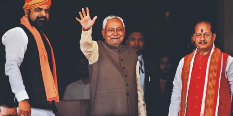 Bihar Prabhari Mantri 2025: बिहार सरकार ने बदली जिले-जिले की कमान, 35 मंत्रियों को मिली ज़िम्मेदारी, जानिए आपके जिले का प्रभारी मंत्री कौन बना!