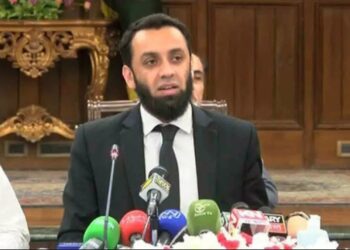 Pak Minister Fears Indian Retaliation: पहलगाम हमले के बाद पाकिस्तान में खौफ! मंत्री बोले- भारत 36 घंटे में कर सकता है हमला, दी गीदड़भभकी