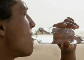 Morning Hydration: दादी की ये सलाह अब वैज्ञानिक भी मानते हैं सही – दिमाग तेज़ चाहिए तो बस ये एक काम करें!