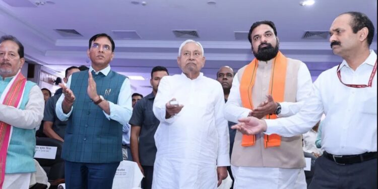 Khelo India 2025: बिहार बनेगा खेलों का महासंग्राम! 10,000 खिलाड़ी करेंगे मुकाबला, खेलो इंडिया यूथ गेम्स 2025 का ‘लोगो’ और ‘शुभंकर’ जारी