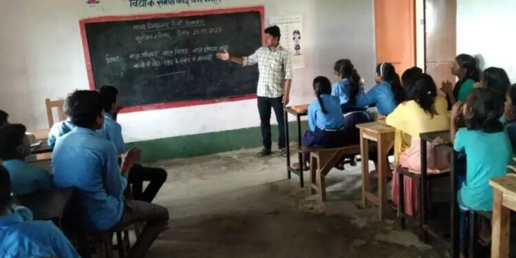TRE-3 Teacher Posting Bihar: टीआरई-3 शिक्षकों के लिए बड़ी खुशखबरी! अगले हफ्ते पोस्टिंग ऑर्डर, बैगलेस सैटरडे और स्टूडेंट ऑफ द वीक की शुरुआत