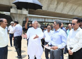 Nitish Kumar News: CM नीतीश का JP गंगापथ दौरा: कच्ची दरगाह-बिदुपुर पुल निर्माण में तेजी का निर्देश, ट्रैफिक जाम से मिलेगी राहत!