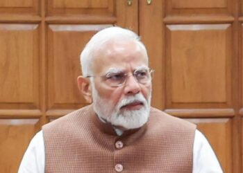 PM Modi Rajasthan Visit: ऑपरेशन सिंदूर के बाद पहली बार राजस्थान पहुंचे PM मोदी, करणी माता मंदिर में दर्शन और ₹26,000 करोड़ की सौगात!