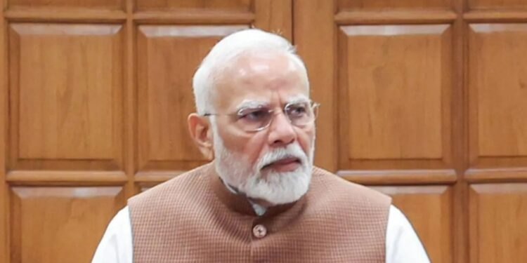 PM Modi Rajasthan Visit: ऑपरेशन सिंदूर के बाद पहली बार राजस्थान पहुंचे PM मोदी, करणी माता मंदिर में दर्शन और ₹26,000 करोड़ की सौगात!