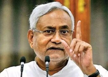 Bihar Revenue Department News: हड़ताली राजस्व कर्मचारियों पर सरकार सख्त! लैपटॉप जब्ती से लेकर संविदा बहाली तक जारी हुआ आदेश