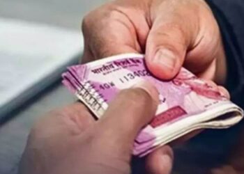 Bihar Zone Office Bribery Scandal: 3 लाख की रिश्वत, 2 अफसर सस्पेंड! सासाराम-जयनगर के अंचल कार्यालयों में भ्रष्टाचार का बड़ा खुलासा