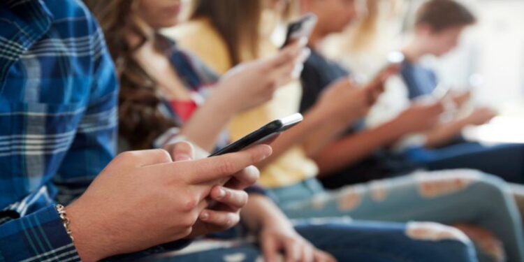 Bihar Social Media Monitoring: बिहार में हाई अलर्ट! मुख्य सचिव की बड़ी चेतावनी– हर स्तर पर रहे सतर्क, सोशल मीडिया पर भी नजर