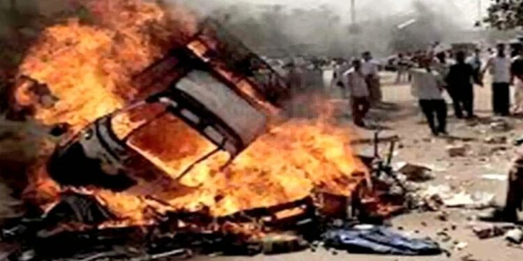 सामाज के लिए घातक: सांप्रदायिकता