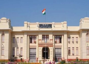 Bihar Revenue Department Latest News: राजस्व विभाग की बड़ी चेतावनी! 30 मई तक नहीं लौटे तो जाएगी नौकरी, वेतन भी रोका जाएगा