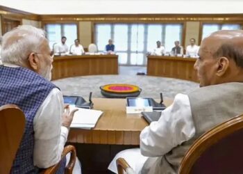 Operation Sindoor: मोदी सरकार ने आज बुलाई सर्वदलीय बैठक, विपक्ष को देंगे ऑपरेशन सिंदूर की जानकारी