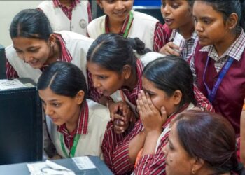 WB Madhyamik Result 2025: अद्रिता सरकार बनीं टॉपर, 700 में से 696 अंक! देखें टॉपर्स की पूरी लिस्ट