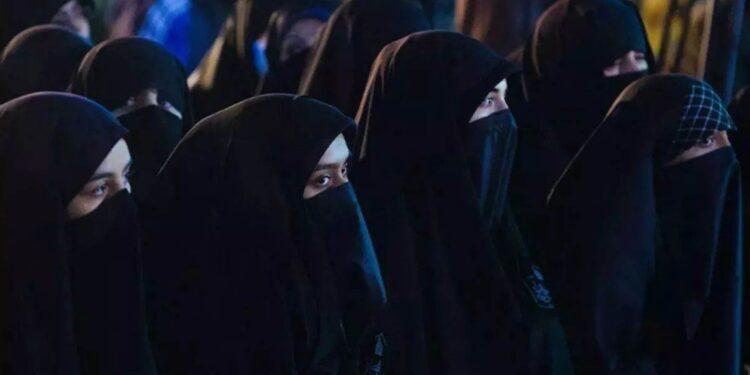 Moradabad Pakistani Families: मुरादाबाद में रह रहे 500 पाकिस्तानी नागरिक! पुलिस की सख्त निगरानी शुरू