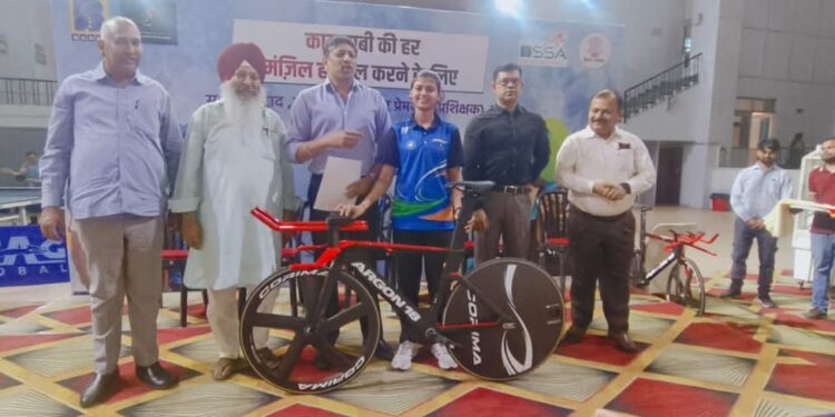 Bihar Sports Policy : बिहार की बेटी सुहानी ने जीता गोल्ड, सीएम ने दी 11 लाख की साइकिल—बनी बेटियों की प्रेरणा!